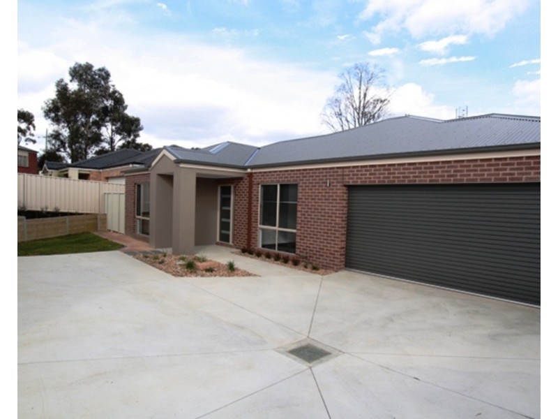 2/213 Aspinall Street, Golden Square VIC 3555