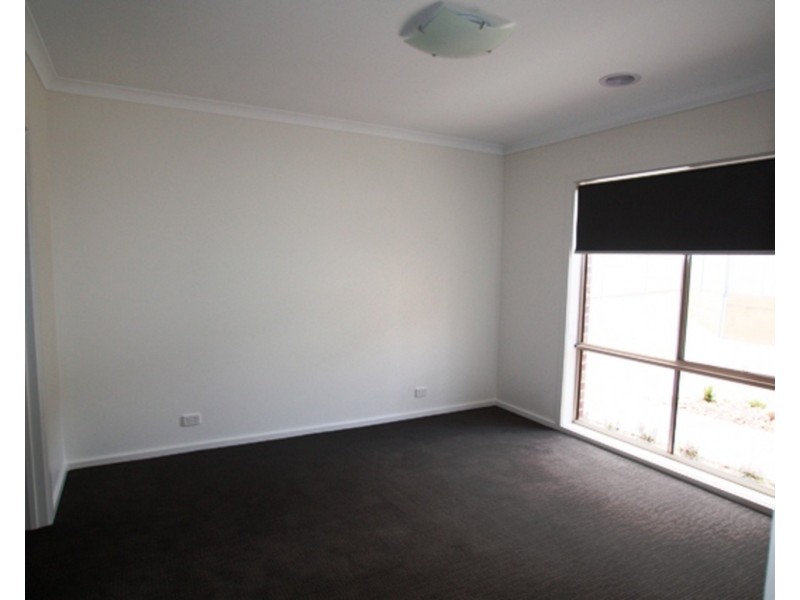 2/213 Aspinall Street, Golden Square VIC 3555