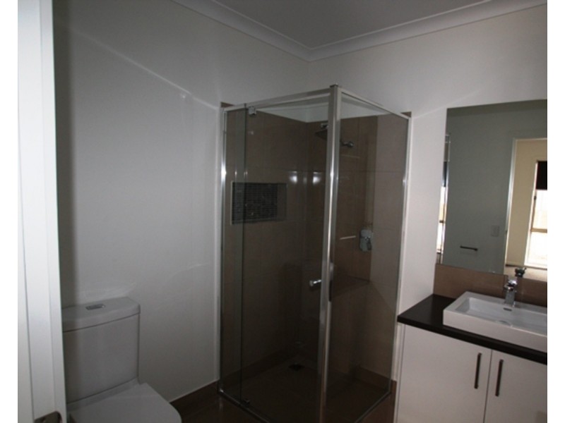 2/213 Aspinall Street, Golden Square VIC 3555