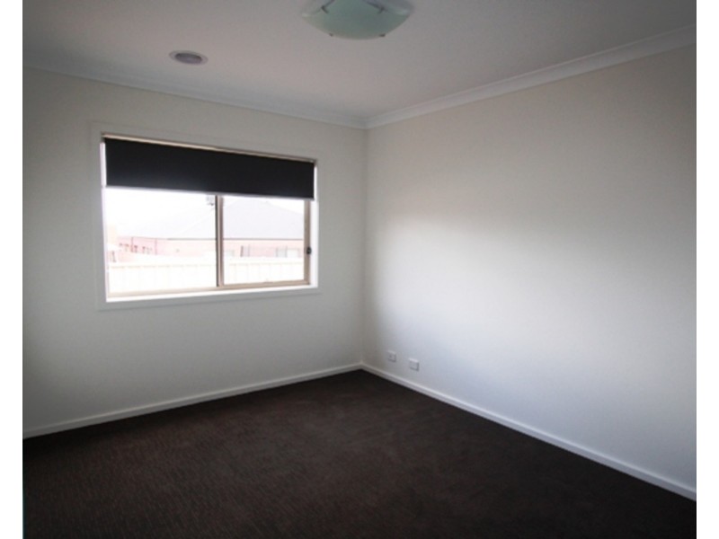 2/213 Aspinall Street, Golden Square VIC 3555