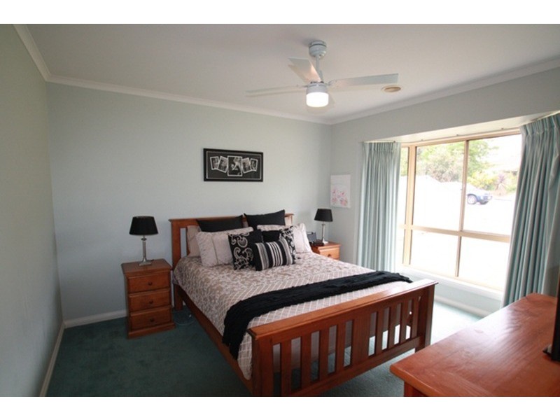 24 Warranwah Drive, Strathdale VIC 3550