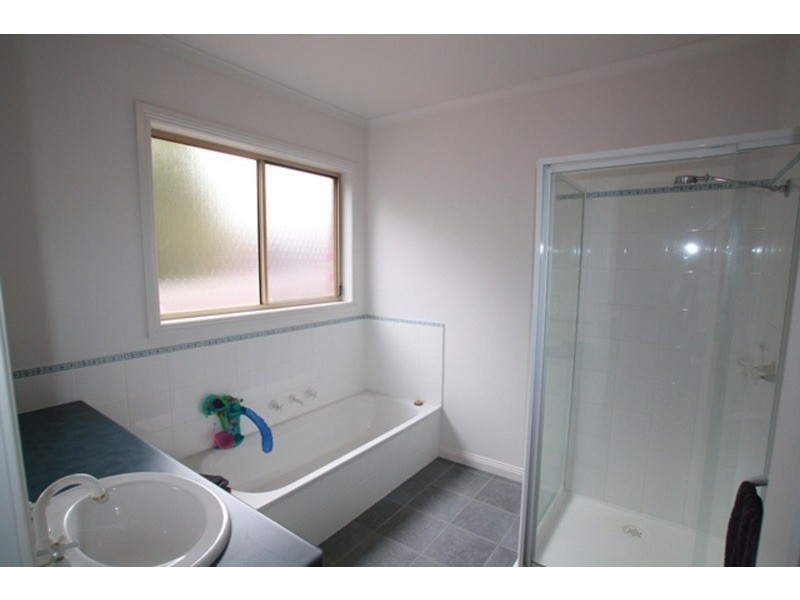 24 Warranwah Drive, Strathdale VIC 3550