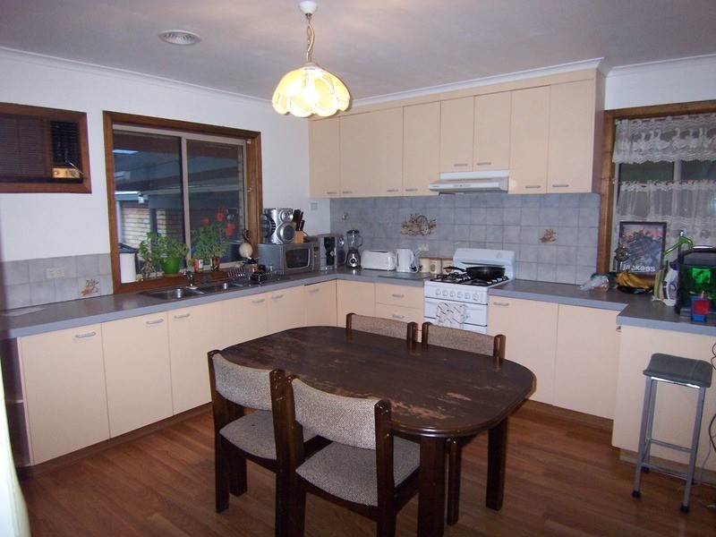 11 Grace Street, White Hills VIC 3550