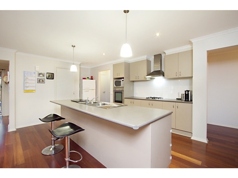 4 Kristy  Drive, Spring Gully VIC 3550