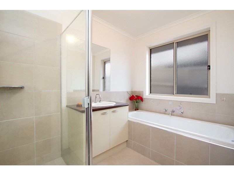 4 Kristy  Drive, Spring Gully VIC 3550