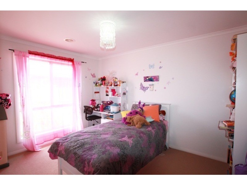 4 Kristy  Drive, Spring Gully VIC 3550