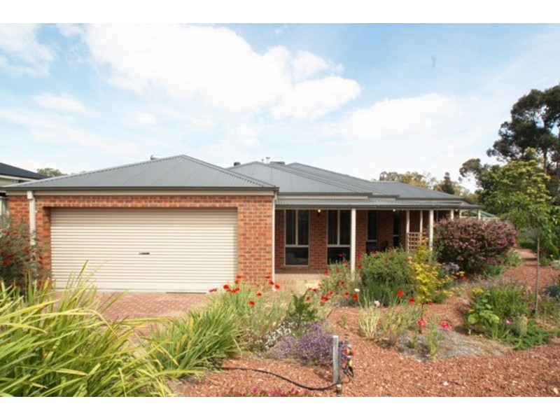 4 Kristy  Drive, Spring Gully VIC 3550