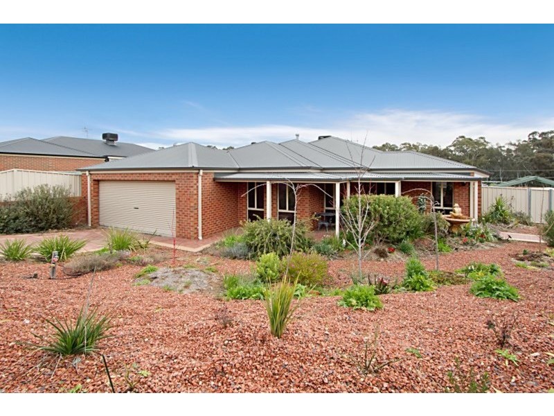 4 Kristy  Drive, Spring Gully VIC 3550