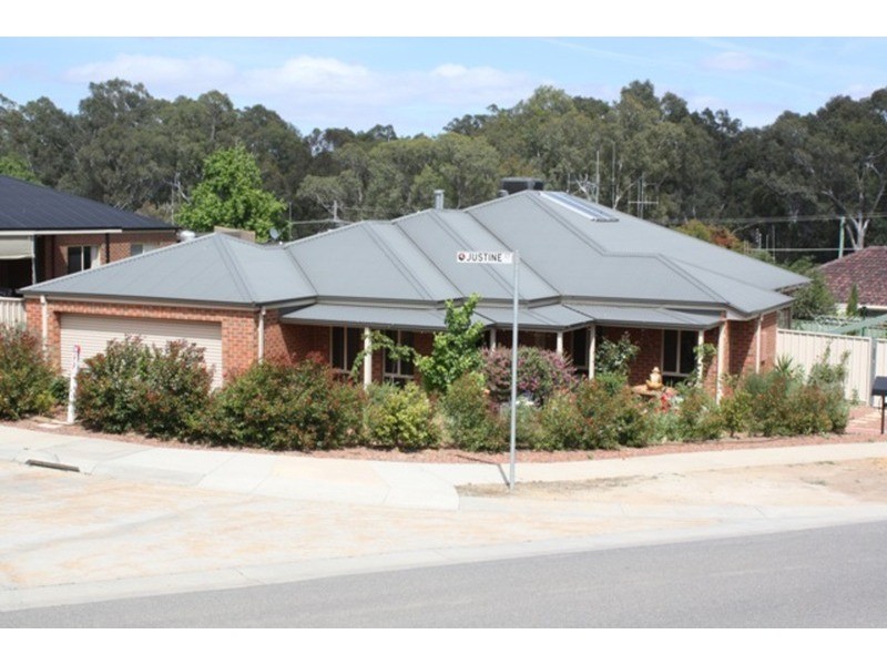 4 Kristy  Drive, Spring Gully VIC 3550