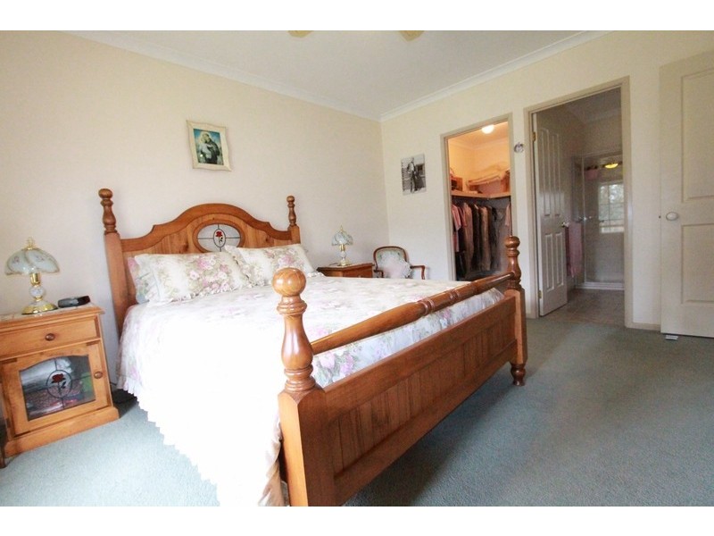 51 Hall Road, Heathcote VIC 3523