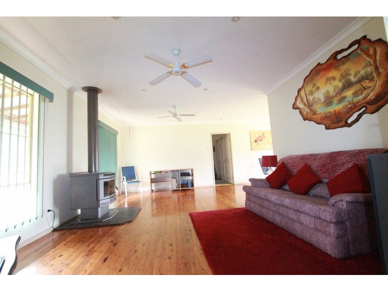 51 Hall Road, Heathcote VIC 3523