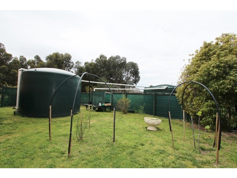 51 Hall Road, Heathcote VIC 3523