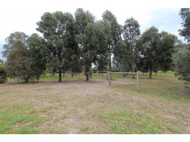 51 Hall Road, Heathcote VIC 3523