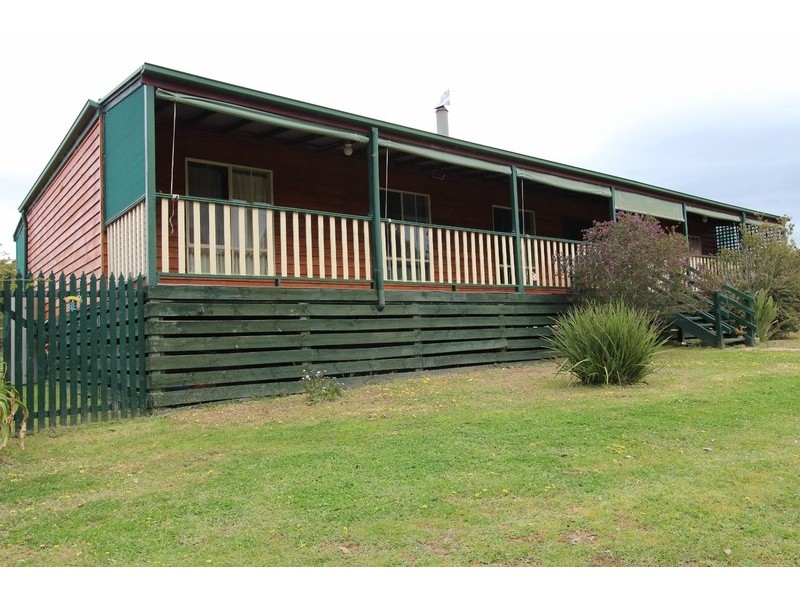51 Hall Road, Heathcote VIC 3523