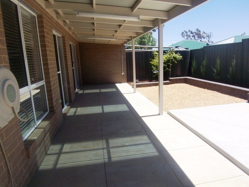 1B Taylor Street, Kangaroo Flat VIC 3555