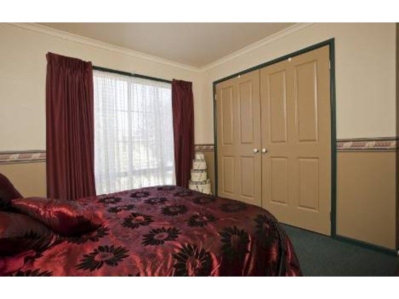 2 Baden-Powell Place, Strathdale VIC 3550