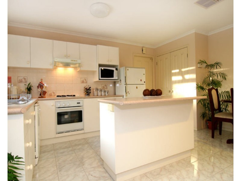 7 Barwon Drive, Strathdale VIC 3550