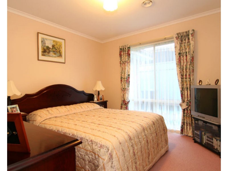 7 Barwon Drive, Strathdale VIC 3550