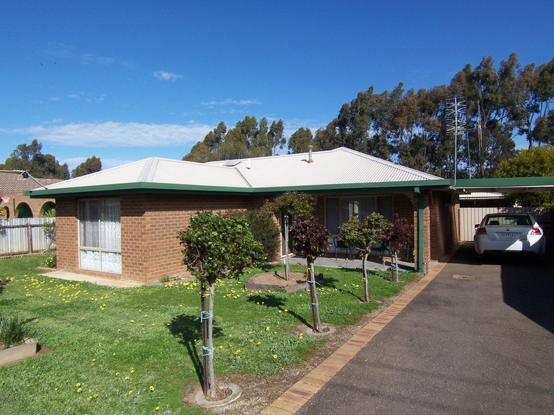 94 Gill Avenue, California Gully VIC 3556