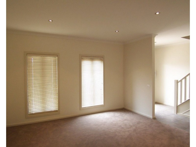 3/50 Race Street, Flora Hill VIC 3550