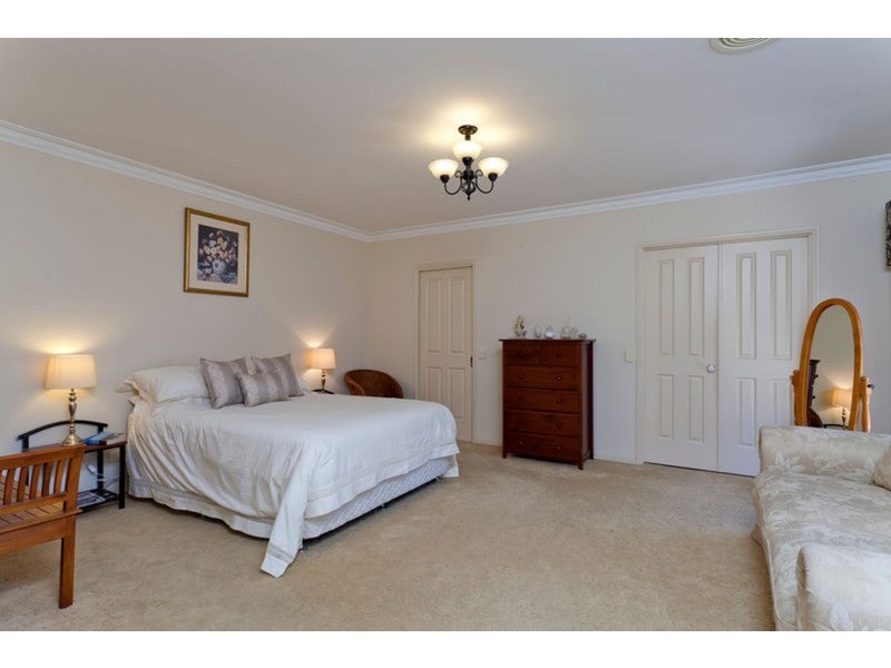 15 Penzance Avenue, Golden Square VIC 3555