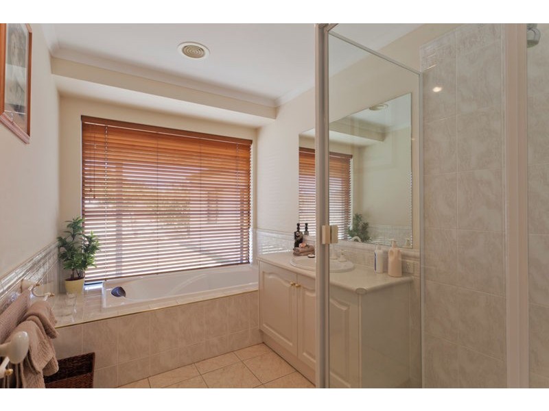 15 Penzance Avenue, Golden Square VIC 3555