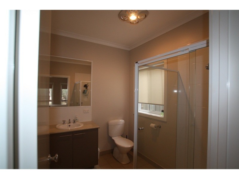 8 Emerald Avenue, White Hills VIC 3550