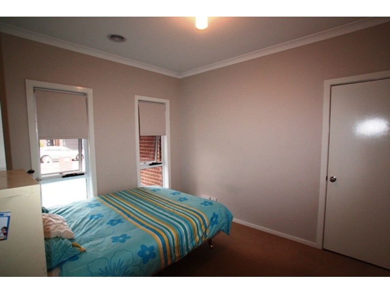 8 Emerald Avenue, White Hills VIC 3550