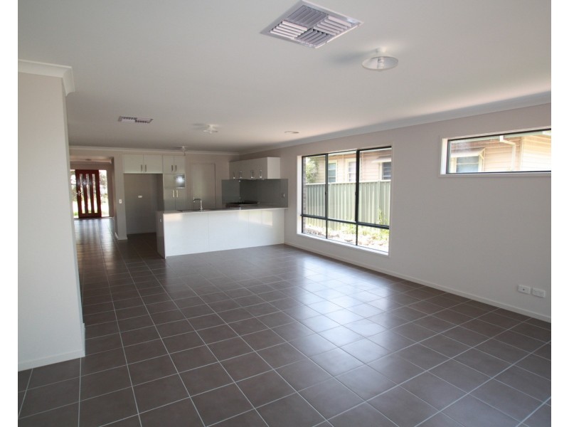 49 Wesley Street, Kangaroo Flat VIC 3555