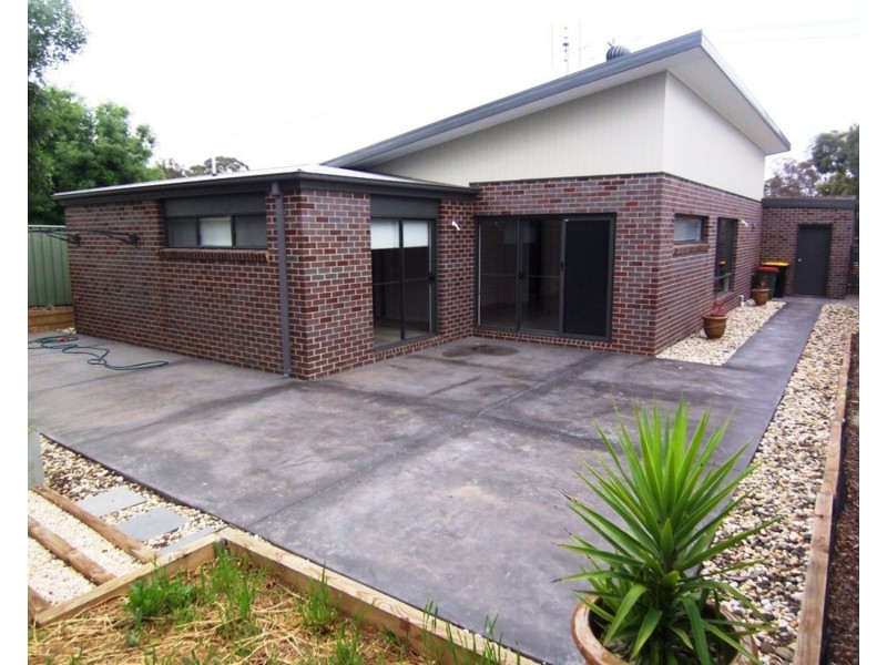 49 Wesley Street, Kangaroo Flat VIC 3555