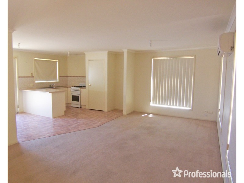 2/174 St Aidans Road, Kennington VIC 3550