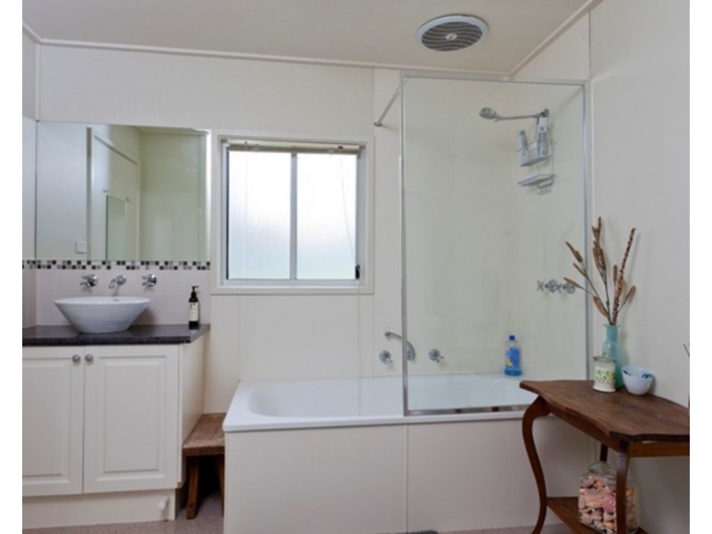 13a Somerville Street, Flora Hill VIC 3550