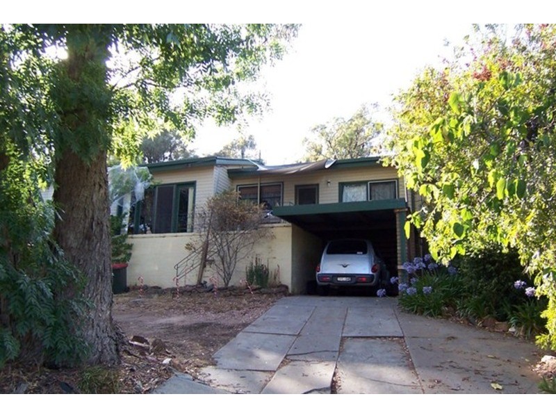 18 Leigh Avenue, Kennington VIC 3550