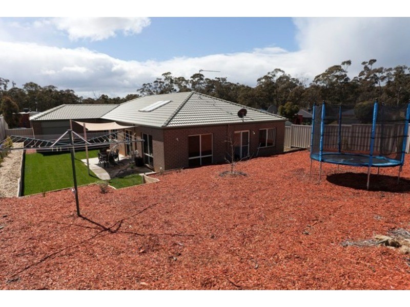 5 Kirri  Close, Kangaroo Flat VIC 3555