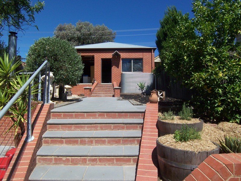 95 Olinda Street, Quarry Hill VIC 3550