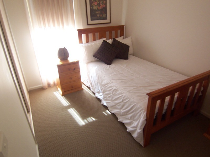 4/68 Wood Street, California Gully VIC 3556