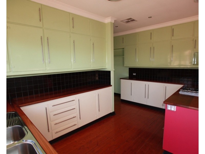 224 Neale Street, Flora Hill VIC 3550