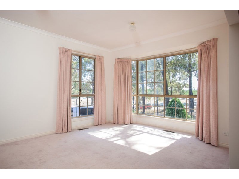 2/100 St Aidans Road, Kennington VIC 3550