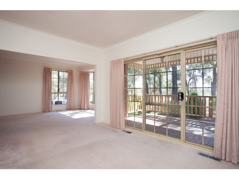 2/100 St Aidans Road, Kennington VIC 3550