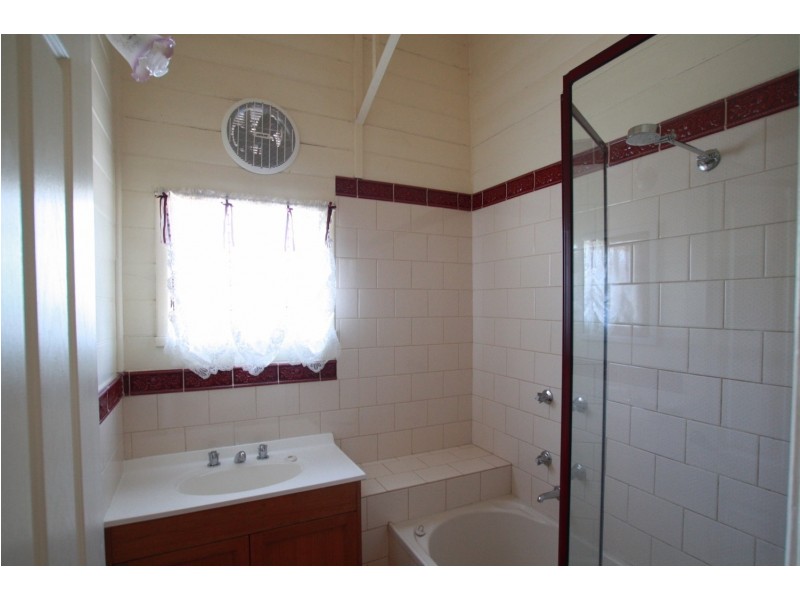 57 Gladstone Street, Quarry Hill VIC 3550