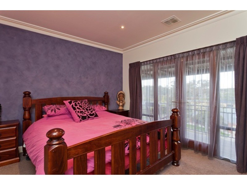 6 Hansa Court, Kangaroo Flat VIC 3555