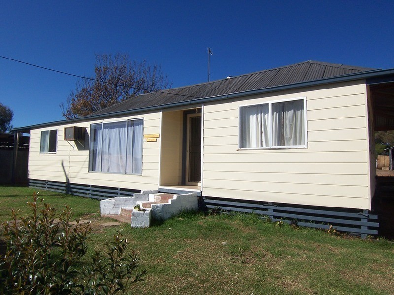 9 Chapel Street, Wedderburn VIC 3518