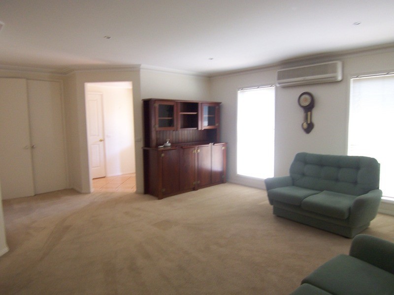 3/32 Bay Street, Golden Square VIC 3555