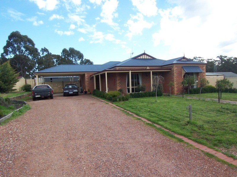 25 Marcus Court, Maiden Gully VIC 3551