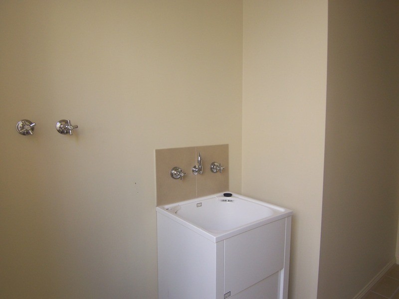 17a John  Street, Kangaroo Flat VIC 3555