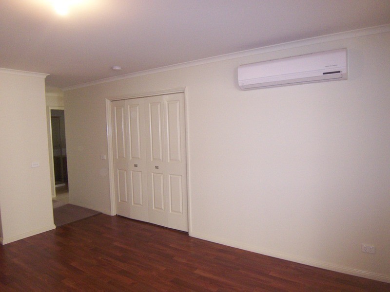 17a John  Street, Kangaroo Flat VIC 3555