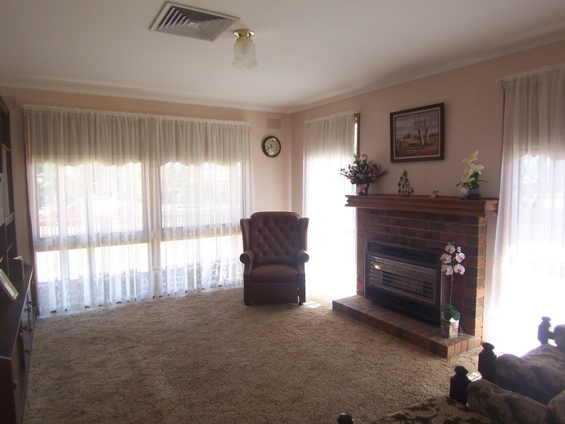 13 Reef  Street, Wedderburn VIC 3518