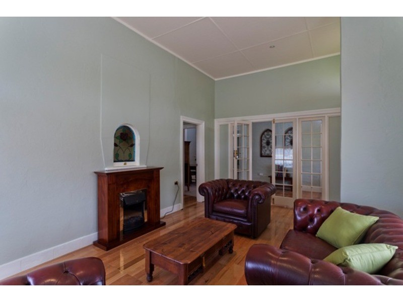 31 Reginald  Street, Quarry Hill VIC 3550