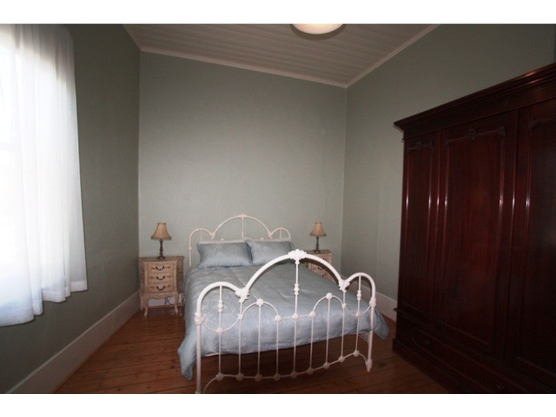 31 Reginald  Street, Quarry Hill VIC 3550