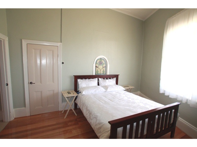 31 Reginald  Street, Quarry Hill VIC 3550